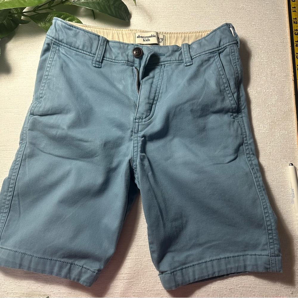 Abercrombie Kids Boy’s Light Blue Flat Front Chino Shorts 11/12